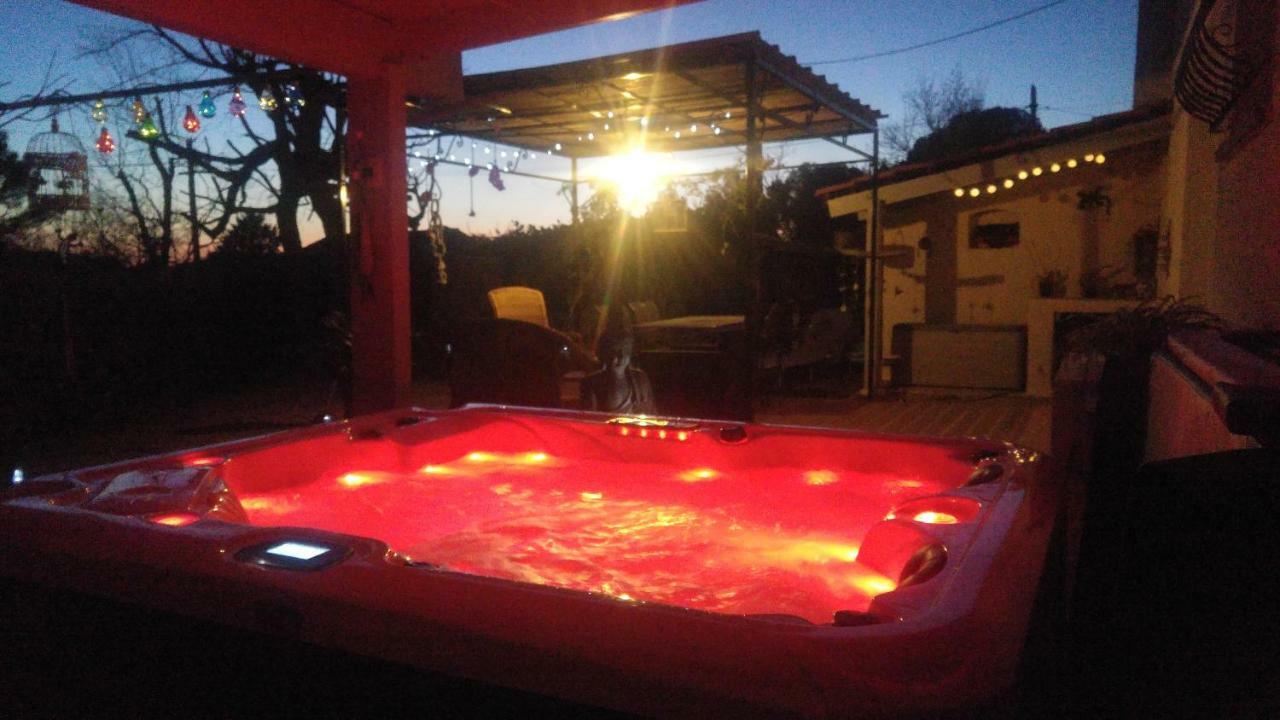 Gite Lapaz/Jacuzzi Prive/Piscine Draguignan Exterior photo