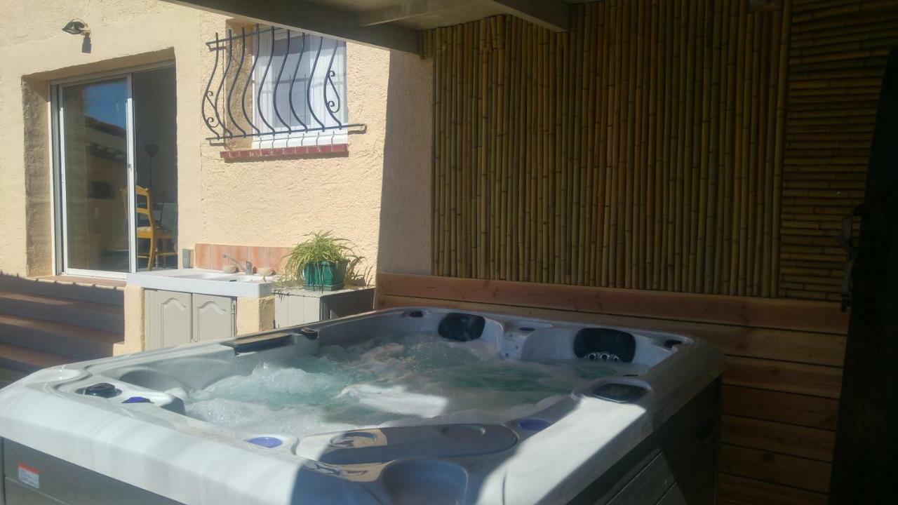 Gite Lapaz/Jacuzzi Prive/Piscine Draguignan Exterior photo