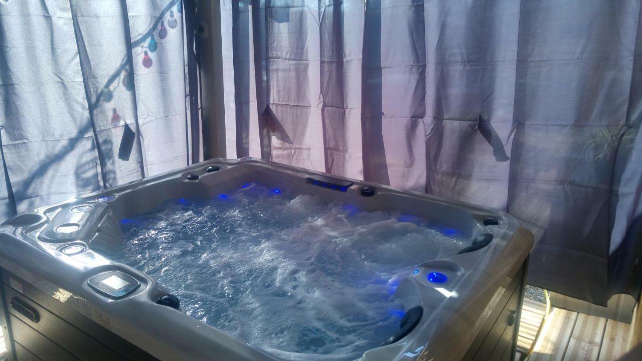 Gite Lapaz/Jacuzzi Prive/Piscine Draguignan Exterior photo